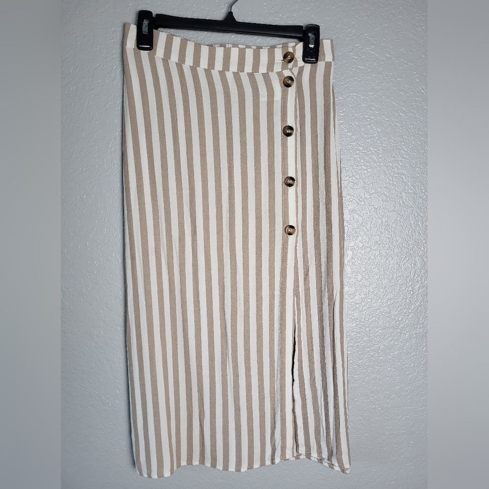 H&M maxi skirt, size 6, white/Tan color